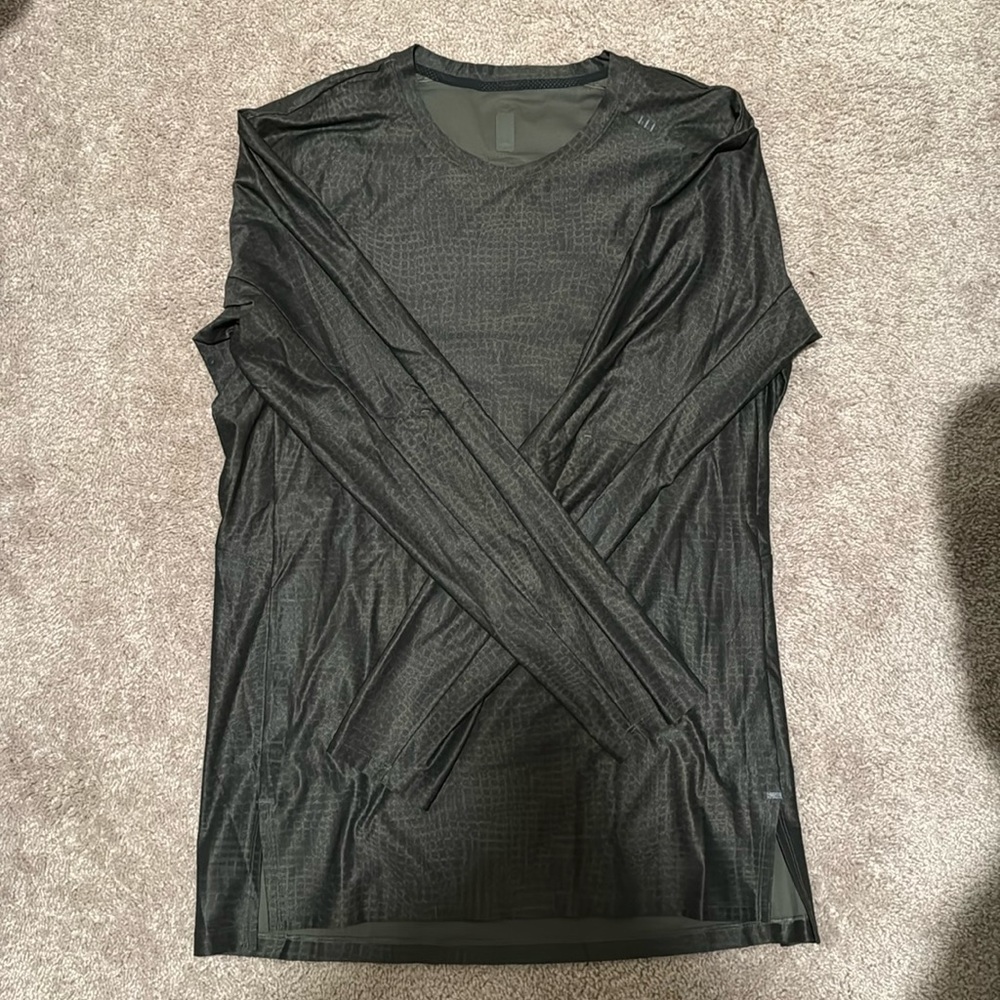 Lululemon Men’s Special Edition License to Train Long-sleeve